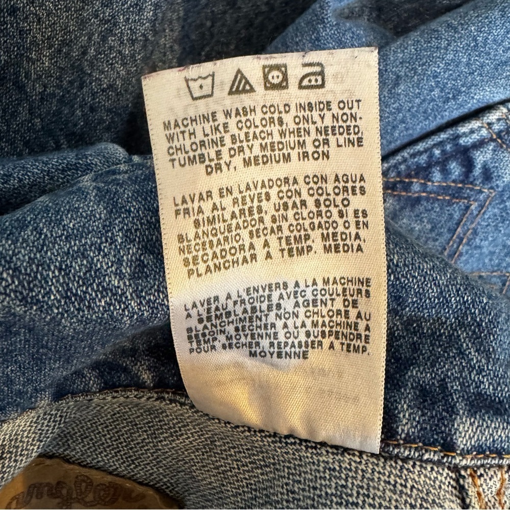 Wrangler Authentic 100% Cotton - Western Blue Denim Jacket Size M Oversized fit - Picture 4 of 11